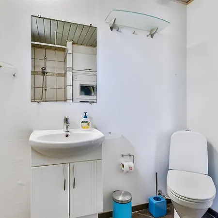 Leandra - 600m From The Sea By Interhome