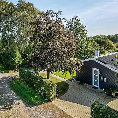 Leandra - 600m From The Sea By Interhome *